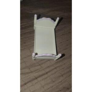 Calico Critters Sylvanian Families Purple & White Bed